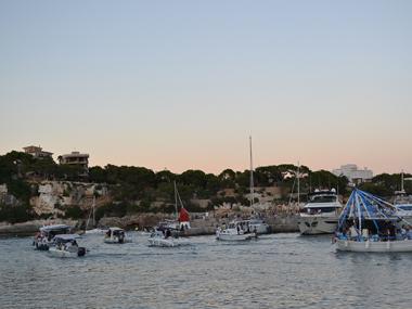 La tradició més marinera de Porto Cristo surt a navegar el dia del Carme amb la processó de les barques