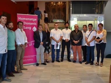 La Fundació Banc de Sang i Teixits ret homenatge a Manacor a més de 50 persones que han batut rècords de donació de sang