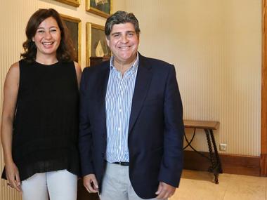 El batle es reuneix amb la presidenta del Govern per posar sobre la taula solucions per a cala Varques