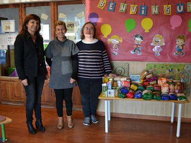 Les escoletes Nins i Nines i Son Boga recullen aliments infantils amb una festa i els donen al Banc d’Aliments