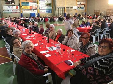 El Dinar de Nadal de la Gent Gran de Manacor aplega vuit associacions de tercera edat i més de 450 padrins i padrines  