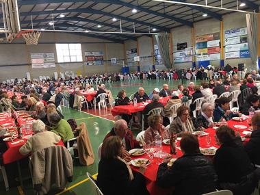 El Dinar de Nadal de la Gent Gran de Manacor aplega vuit associacions de tercera edat i més de 450 padrins i padrines  