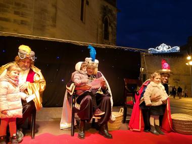 Els patges reials i Pare Noel s’aturen a Manacor per rebre els desitjos i les cartes de tots els nins i nines