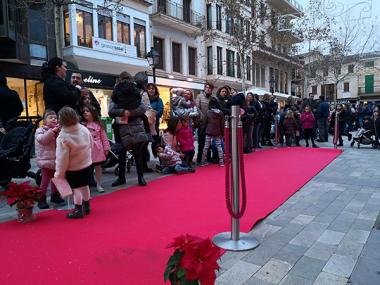 Els patges reials i Pare Noel s’aturen a Manacor per rebre els desitjos i les cartes de tots els nins i nines