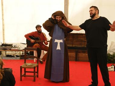 2150  escolars de tot el municipi participen de valent en molts dels preparatius de la festa de Sant Antoni
