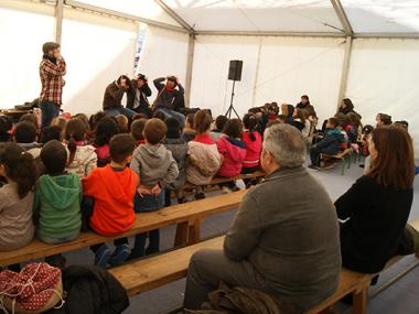 2150  escolars de tot el municipi participen de valent en molts dels preparatius de la festa de Sant Antoni