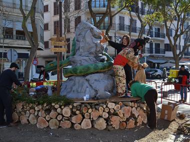 Sant Antoni i els dimonis fan esclatar la festa a tot Manacor