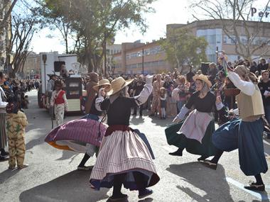 Una gentada participa a les beneïdes de Manacor per honorar Sant Antoni i reivindicar les arrels pageses del municipi