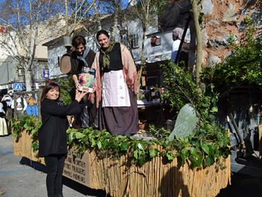 Una gentada participa a les beneïdes de Manacor per honorar Sant Antoni i reivindicar les arrels pageses del municipi
