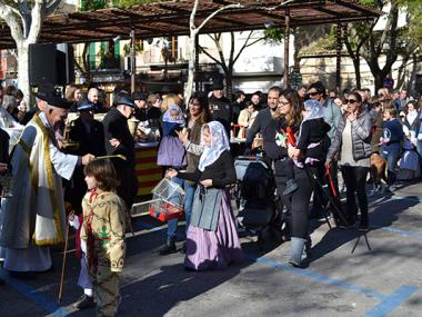 Una gentada participa a les beneïdes de Manacor per honorar Sant Antoni i reivindicar les arrels pageses del municipi