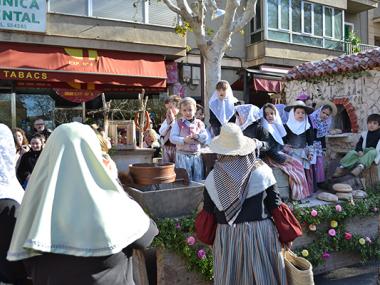 Una gentada participa a les beneïdes de Manacor per honorar Sant Antoni i reivindicar les arrels pageses del municipi