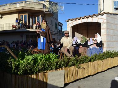 Les beneïdes de Son Macià reten homenatge a les arrels pageses del nucli i tanquen les festes de Sant Antoni a Manacor