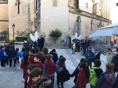 Una nova olivera al centre de vianants de Manacor commemora el Dia Escolar de la No-Violència i la Pau