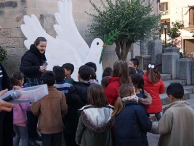 Una nova olivera al centre de vianants de Manacor commemora el Dia Escolar de la No-Violència i la Pau
