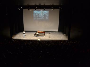 Manacor ret un sentit homenatge a la pintura i a la solidaritat del desaparegut artista Joan Riera Ferrari