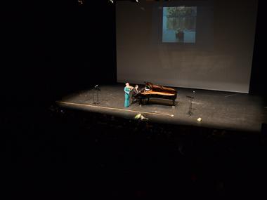 Manacor ret un sentit homenatge a la pintura i a la solidaritat del desaparegut artista Joan Riera Ferrari