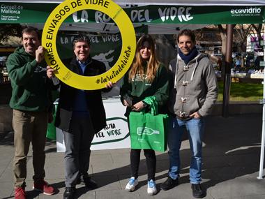 La Ruta del Vidre s’atura a Manacor amb una paradeta informativa al mercat setmanal per donar a conèixer la importància del reciclatge