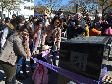 El reconeixement de les dones esportistes i la seva lluita per la igualtat i per la visibilització centren l’homenatge a la plaça de les Perleres