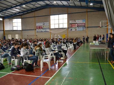 Prop de 600 alumnes de la comarca es troben a Manacor per resoldre els problemes matemàtics de les proves Cangur