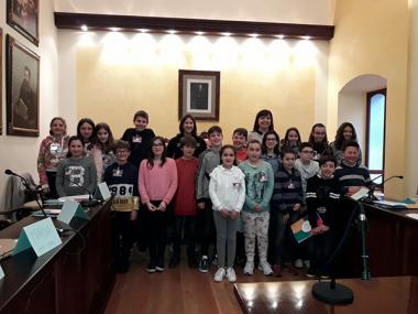 Els nins i nines que formen el Consell d'Infants fan les seves primeres propostes per millorar el municipi