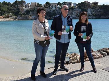 L’Ajuntament explica als visitants el paper la posidònia i la seva importància vital en els sistemes naturals de les platges