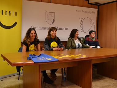 Els escolars de tot el municipi faran realitat el mural de Som-Riu en una de les parets exteriors del Teatre
