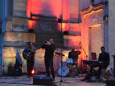 El Jas Jazz inunda de ritme, música en directe i gent els carrers del centre i la zona de vianants de Manacor 