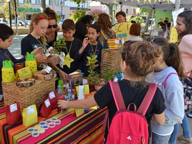 El mercat d’emprenedors ICAPE multiplica per dos la participació respecte l’any passat i acull uns 400 alumnes