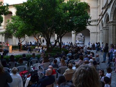 El pregó de Jaume Rigo, els Moretons, els gegants i s’Alicorn  enceten les festes de Sant Domingo, que duraran fins dia 19 de maig