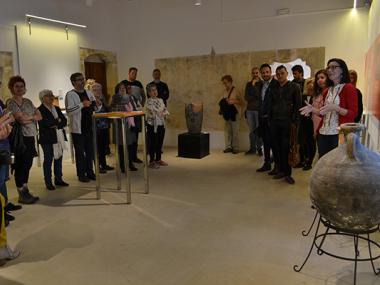 L'exposició 'Aquí sí que ho pots tocar' acosta encara més les peces del Museu d'Història de Manacor a l'accessibilitat