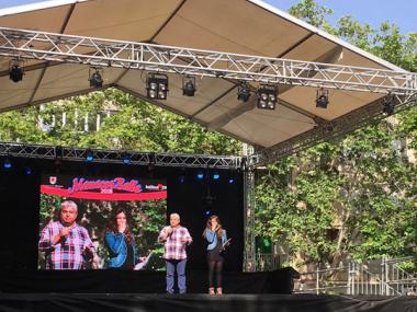 Els alumnes de dansa del municipi omplen de ball i ritme la plaça Ramon Llull amb l'espectacle "Manacor Balla”