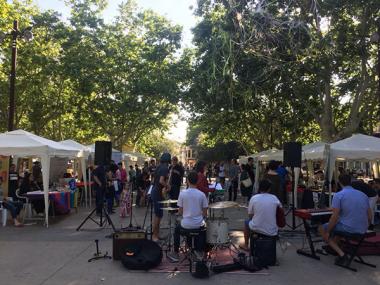 Els joves i les joves mostren les seves inquietuds i com s’organitzen a la I Fira d’Entitats Jovenils de Manacor