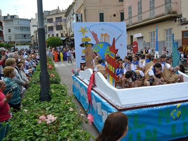 Els colors i la fantasia de les Carrosses i Comparses i la Jornada de Cuina posen el punt i final a les Fires i Festes 