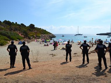 L’Ajuntament recupera la possessió efectiva de l’accés a Cala Varques i restringirà el trànsit en tot el camí