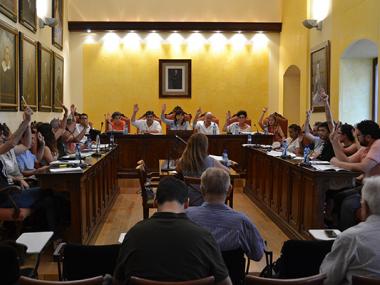 El ple de l’Ajuntament proclamarà fills il·lustres Guillem d’Efak i Miquel Brunet; i fills predilectes Maria A.