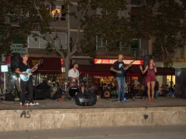 Èxit d’afluència a la XIX Fira Nocturna Artística i Artesana de Sant Jaume