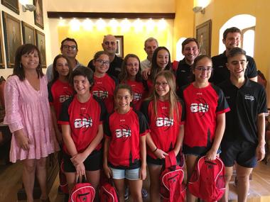 L’Ajuntament reconeix l’enorme tasca de l’equip de bàsquet Mini Femení Especial del club de bàsquet Manacor i els èxits aconseguits.