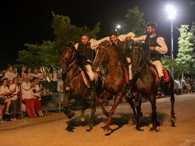 L'Encamisada i les Corregudes de l'anell, actes centrals i multitudinaris de les festes de Sant Jaume