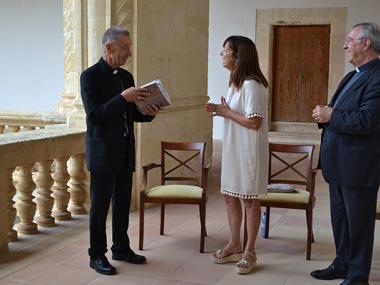 L’Ajuntament de Manacor rep el cardenal Lluís Francesc Ladaria i el felicita pel seu nomenament