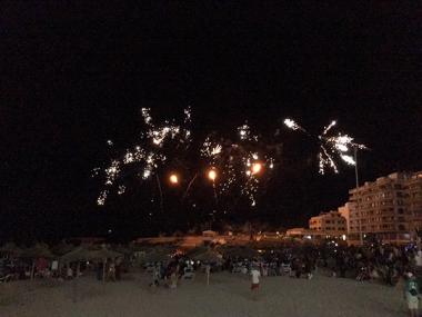 La fira de productes artesans, els focs d’artifici, els gegants i les havaneres posen el punt i final a les festes de s’Illot