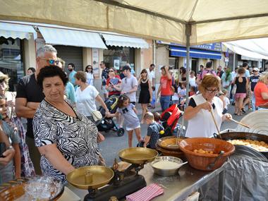Milers de persones omplen la XXI Fira de Setembre de Manacor, que ha desplegat una enorme oferta comercial a les avingudes