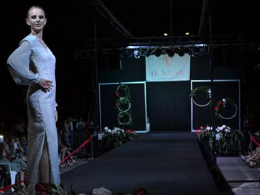 La primera desfilada de joves dissenyadors mallorquins inunda de moda, color i talent XXI Fira de setembre