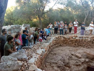 Les excavacions a l'Hospitalet Vell permeten localitzar un gran dipòsit de ceràmiques d'entre el segle III i I aC devora el talaiot