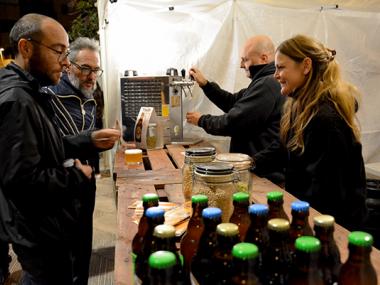 El IV Tast de Cervesa Artesana s’omple de producte local i de solidaritat amb els afectats per la torrentada del Llevant 