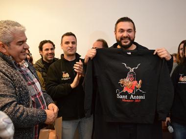 El Patronat fa pública la imatge que ja llueixen les dessuadores oficials de les festes de Sant Antoni 2019