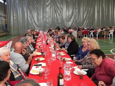 El Dinar de Nadal de la Gent Gran de Manacor aplega vuit entitats de la  tercera edat i prop de 300 padrins i padrines
