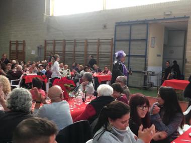 El Dinar de Nadal de la Gent Gran de Manacor aplega vuit entitats de la  tercera edat i prop de 300 padrins i padrines