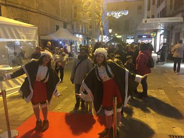 El Pare Noel s’atura a Manacor per rebre els desitjos i les cartes de tots els nins i nines al centre de vianants
