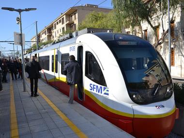 El tren elèctric arriba a l’Estació de Manacor, que es reforçarà com estació intermodal amb més connexions