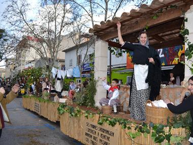 Les Beneïdes traslladen fins als carrers de Manacor tota casta d’animals i d’estampes santantonieres